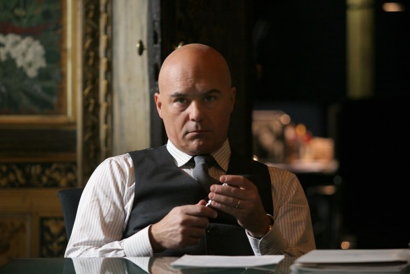 Luca Zingaretti in una scena del film A casa nostra