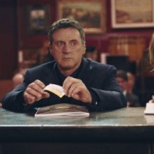 Daniel Auteuil accanto a Julie Gayet in una scena del film Il mio migliore amico