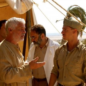 Michele Placido, Alessandro Haber e Giorgio Pasotti in una scena del film Le rose del deserto