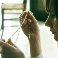 Sandra Hüller in una scena del film Requiem