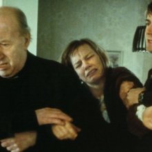 Sandra Hüller in una scena del film Requiem