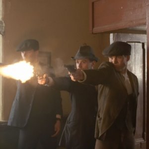 Una scena del film Il vento che accarezza l'erba