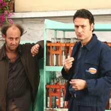 I comici Ale e Franz in una scena del film Mi fido di te