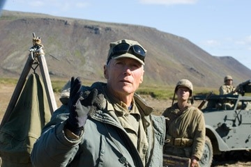 Clint Eastwood sul set di Flags of Our Fathers