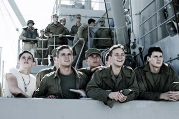 Jamie Bell, Ryan Phillippe, Scott Reeves, Joseph Cross e Ben Walker in una scena di Flags of Our Fathers