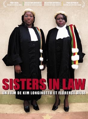 La locandina di Sisters in Law