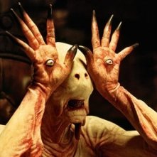 Doug Jones in una sequenza del film Il labirinto del fauno