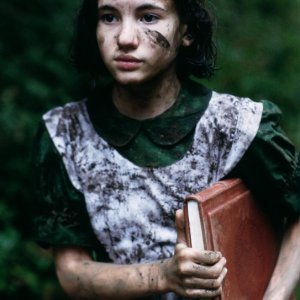 Ivana Baquero in  una scena del film Il labirinto del fauno