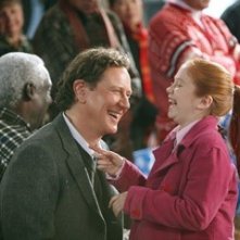  Judge Reinhold e Liliana Mumy in una scena di Santa Clause è nei guai