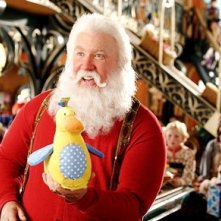 Tim Allen in una scena di Santa Clause è nei guai (2006)