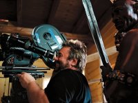 Caleb Landry Jones è Dracula nella prima foto del film di Luc Besson