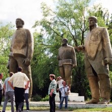 Una scena del film La strada di Levi