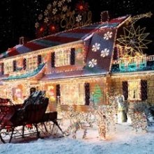 Una scena del film Conciati per le feste