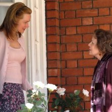 Laura Linney e Julie Walters in una scena del film  film In viaggio con Evie - Driving Lessons