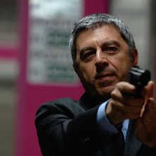 Antonio Catania in una scena di 'Troppi equovoci' della serie 'Crimini'