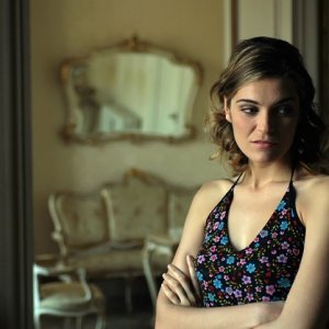 Claudia Zanella in una immagine di 'Troppi equovoci' della serie 'Crimini'