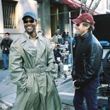 Denzel Washington e Jerry Bruckheimer in una scena di Deja Vu - Corsa Contro Il Tempo
