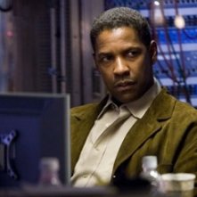 Denzel Washington in una scena di Deja Vu di di Tony Scott