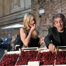 Elena Santarelli e Sergio Rubini in una scena del film Commediasexi