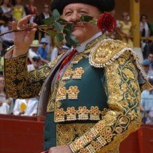 Massimo Boldi in una scena di Olè