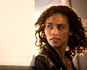 primo piano di Paula Patton in una scena di Deja Vu - Corsa Contro Il Tempo