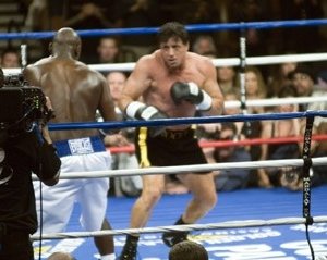 Sylvester Stallone sul ring nei panni di Rocky Balboa