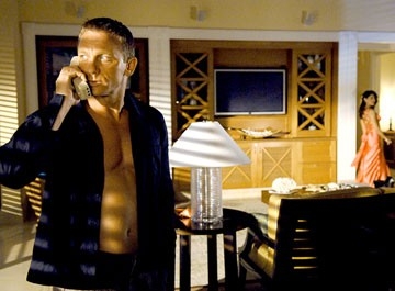 L'affascinante Daniel Craig in una scena del film Casino Royale, primo film da lui interpretato nel ruolo di James Bond