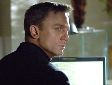 Daniel Craig in una scena del film Casino Royale, primo film da lui interpretato nel ruolo di 007