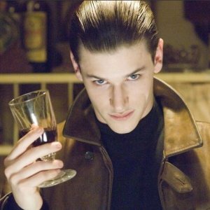 Gaspard Ulliel in una scena di Hannibal Lecter - Le origini del male (Hannibal Rising)