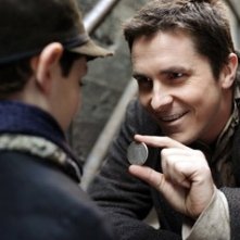 Anthony DeMarco e Christian Bale in una scena di 'The Prestige'