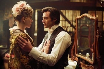 Hugh Jackman e Scarlett Johansson in una scena di 'The Prestige'