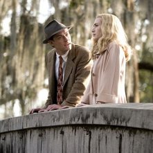 Kate Winslet e Jude Law in una scena del film Tutti gli uomini del re