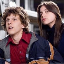 Gina Mantegna e Dyllan Christopher in una scena del film Mi sono perso il Natale