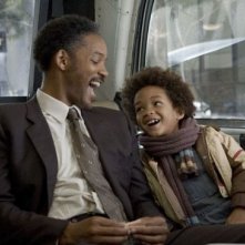 Will Smith e suo figlio Jaden in una scena del film La ricerca della felicità