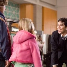 Wilmer Valderrama, Dominique Saldana e Dyllan Christopher in una scena del film Mi sono perso il Natale