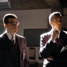 Matt Damon insieme a John Turturro in una scena del film The Good Shepherd