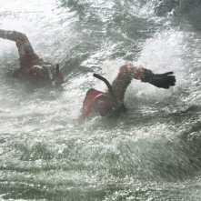 Una scena d'azione del film The Guardian