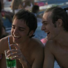 Nicolas Vaporidis in una spensierata scena del film Notte prima degli esami - Oggi