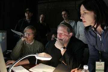 Al Gore, Brian Buell e Lesley Chilcott in una scena del documentario Una scomoda verità