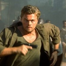 Leonardo DiCaprio in una scena della pellicola Blood Diamond - Diamanti di sangue