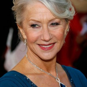 Un primo piano di Helen Mirren, regina indiscussa dei Golden Globes 2007