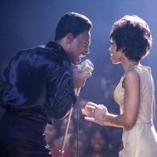 Eddie Murphy sul palco con Anika Noni Rose in Dreamgirls
