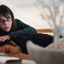 Gael García Bernal e Charlotte Gainsbourg in una scena del film L'arte del sogno