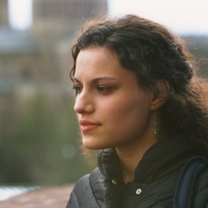 Samina Awan in una scena di Love + Hate
