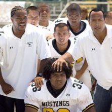 Xzibit e The Rock in una scena del film La gang di Gridiron