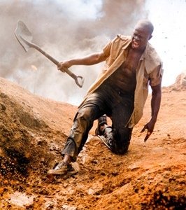 Djimon Hounsou in una sequenza drammatica del film Blood Diamond - Diamanti di sangue