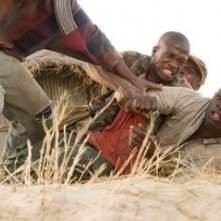  Djimon Hounsou in una scena del film Blood Diamond - Diamanti di sangue