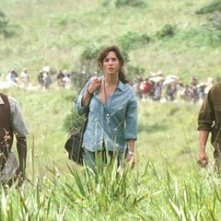 Jennifer Connelly, Leonardo DiCaprio e Djimon Hounsou in una scena del film Blood Diamond - Diamanti di sangue
