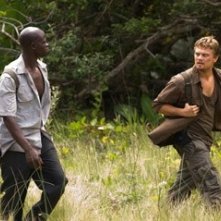 Leonardo DiCaprio e Djimon Hounsou in una scena del film Blood Diamond - Diamanti di sangue