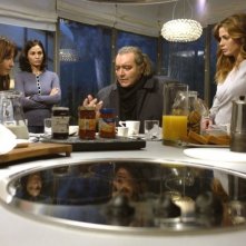 Violante Placido, Vanessa Incontrada, Ines Sastre e Diego Abatantuono in una scena del film La cena per farli conoscere